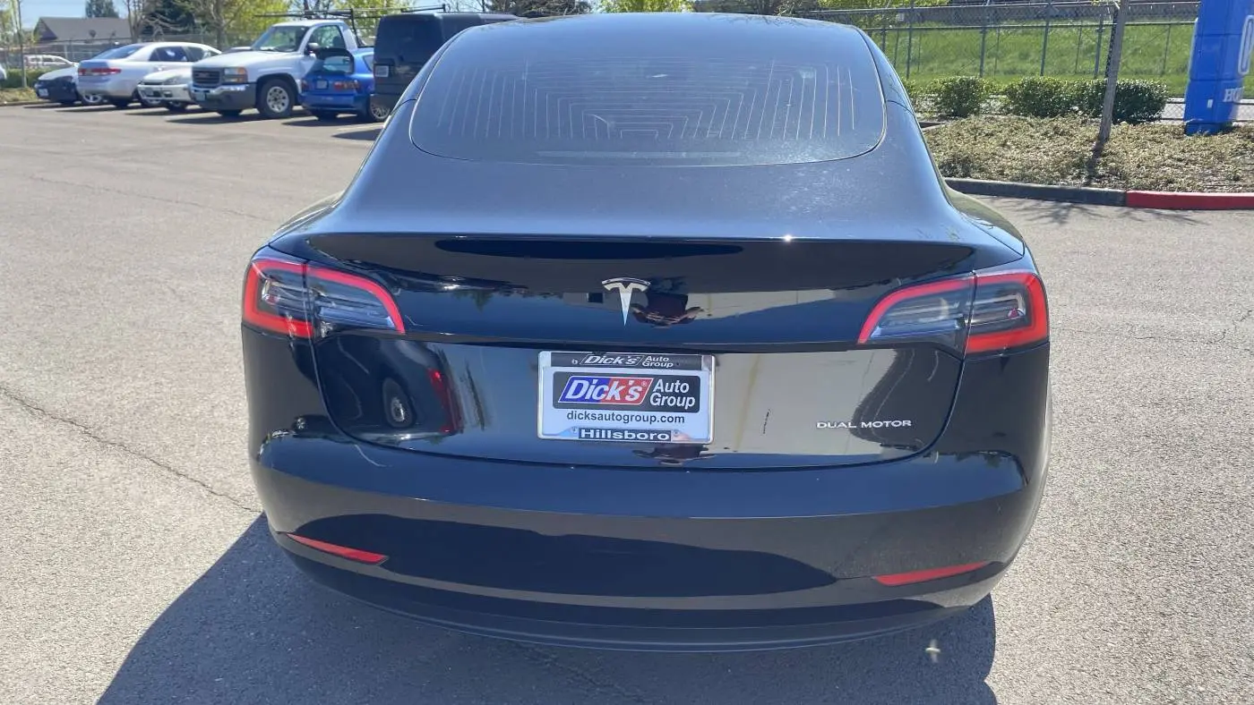 2018 Tesla Model 3 5YJ3E1EB9JF084742