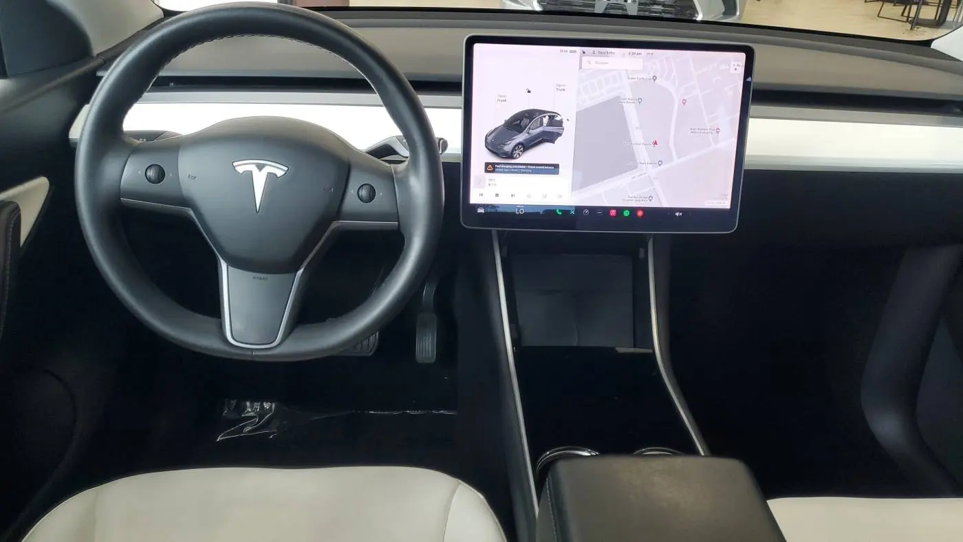 2020 Tesla Model Y 5YJYGDEE0LF020250