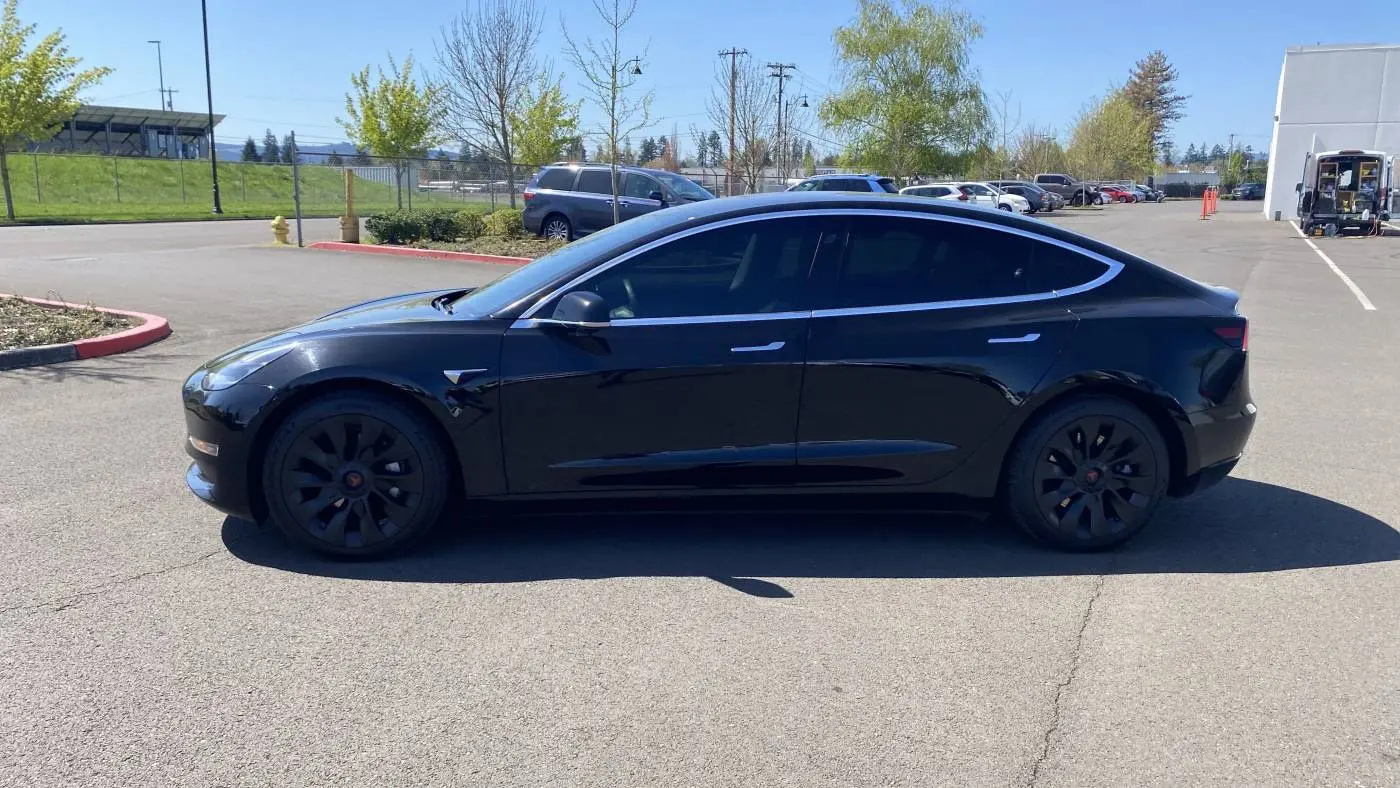 2018 Tesla Model 3 5YJ3E1EB9JF084742