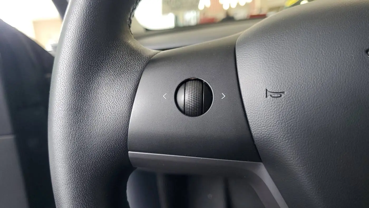 2020 Tesla Model Y 5YJYGDEE0LF020250
