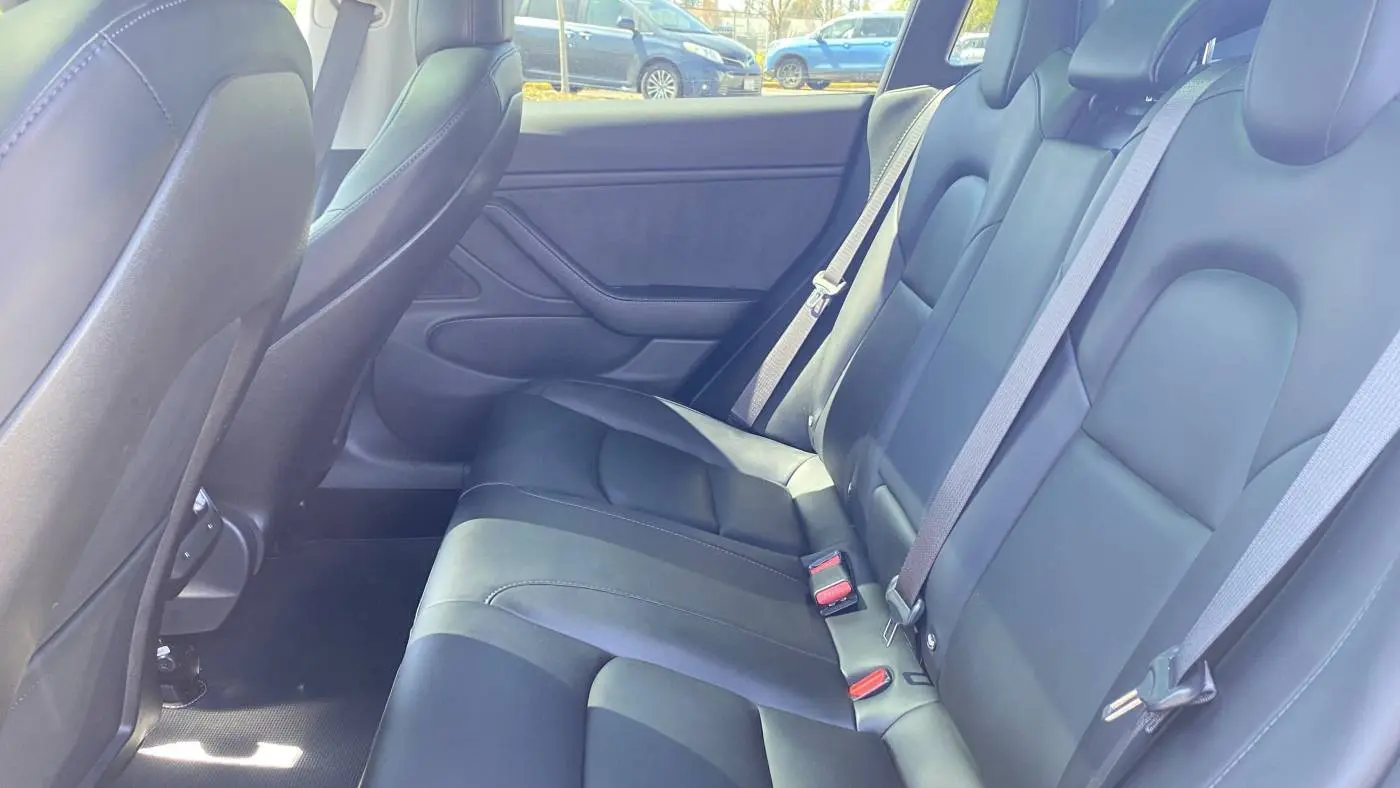 2018 Tesla Model 3 5YJ3E1EB9JF084742