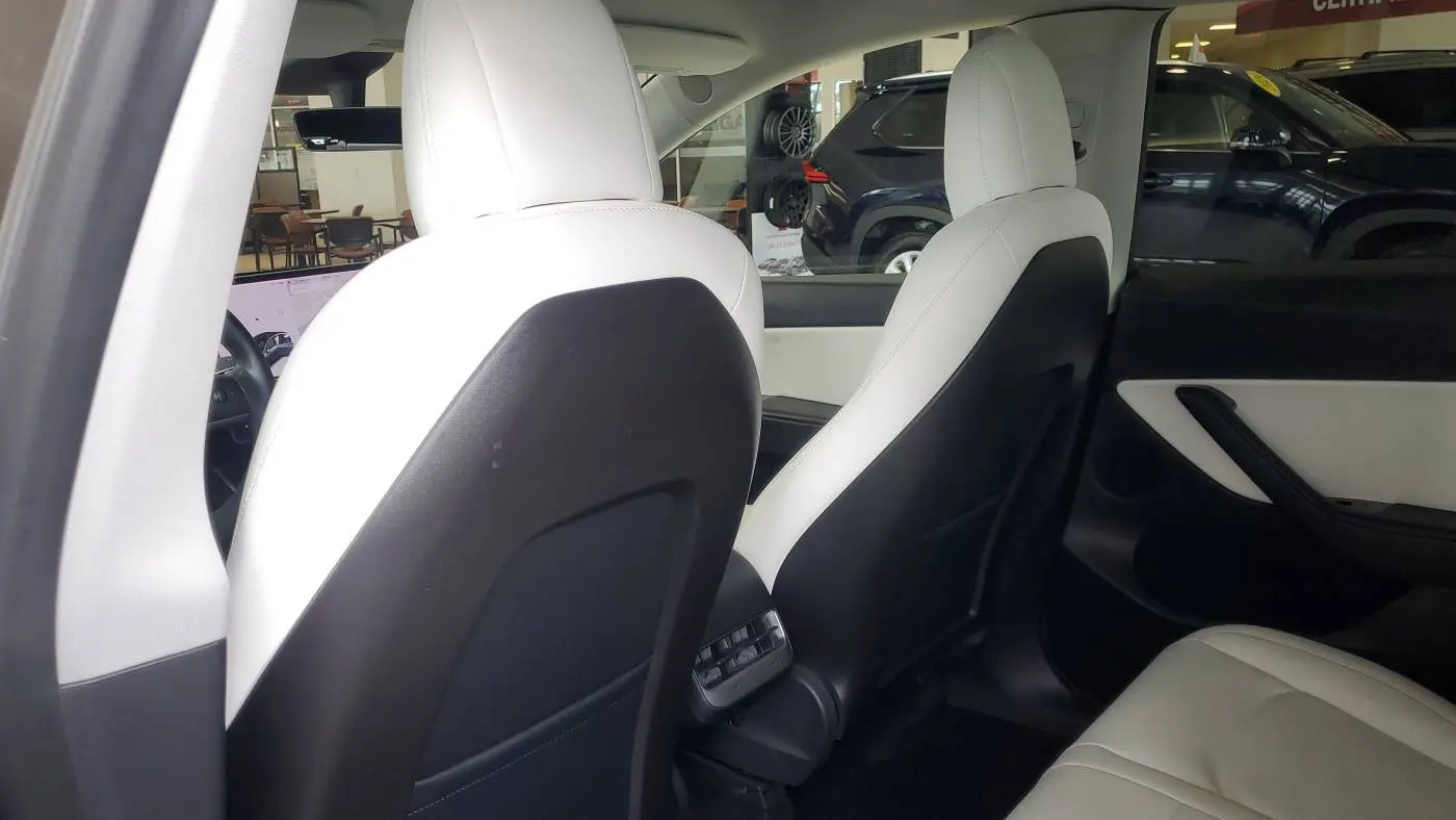 2020 Tesla Model Y 5YJYGDEE0LF020250