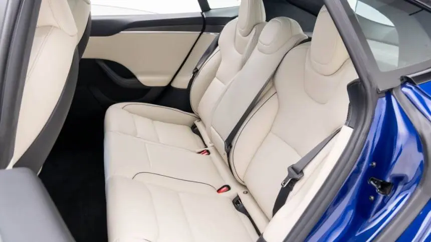 2023 Tesla Model S 5YJSA1E67PF525691