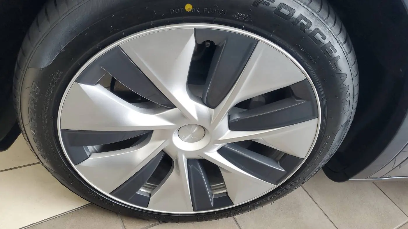 2020 Tesla Model Y 5YJYGDEE0LF020250