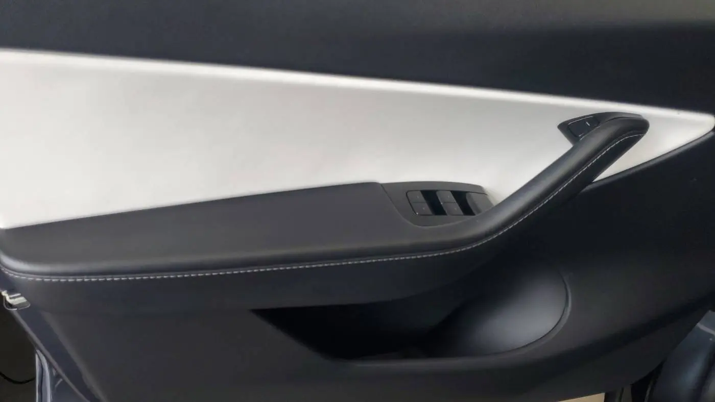 2020 Tesla Model Y 5YJYGDEE0LF020250