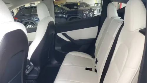 2020 Tesla Model Y 5YJYGDEE0LF020250