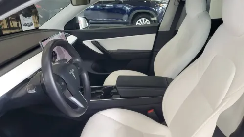 2020 Tesla Model Y 5YJYGDEE0LF020250