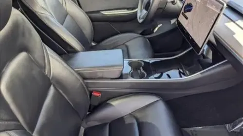 2021 Tesla Model Y 5YJYGDEE3MF088740