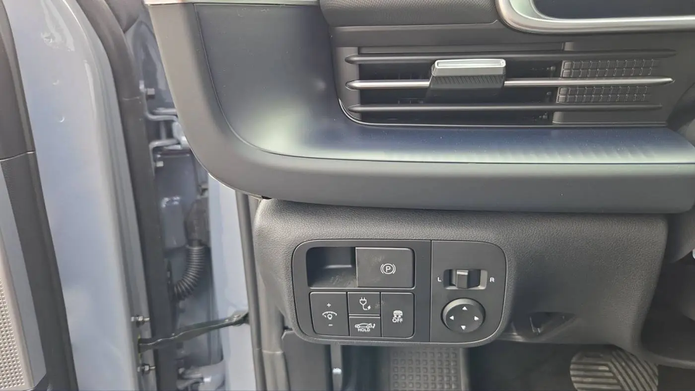 2025 Hyundai IONIQ 6 KMHM34AA4SA095677