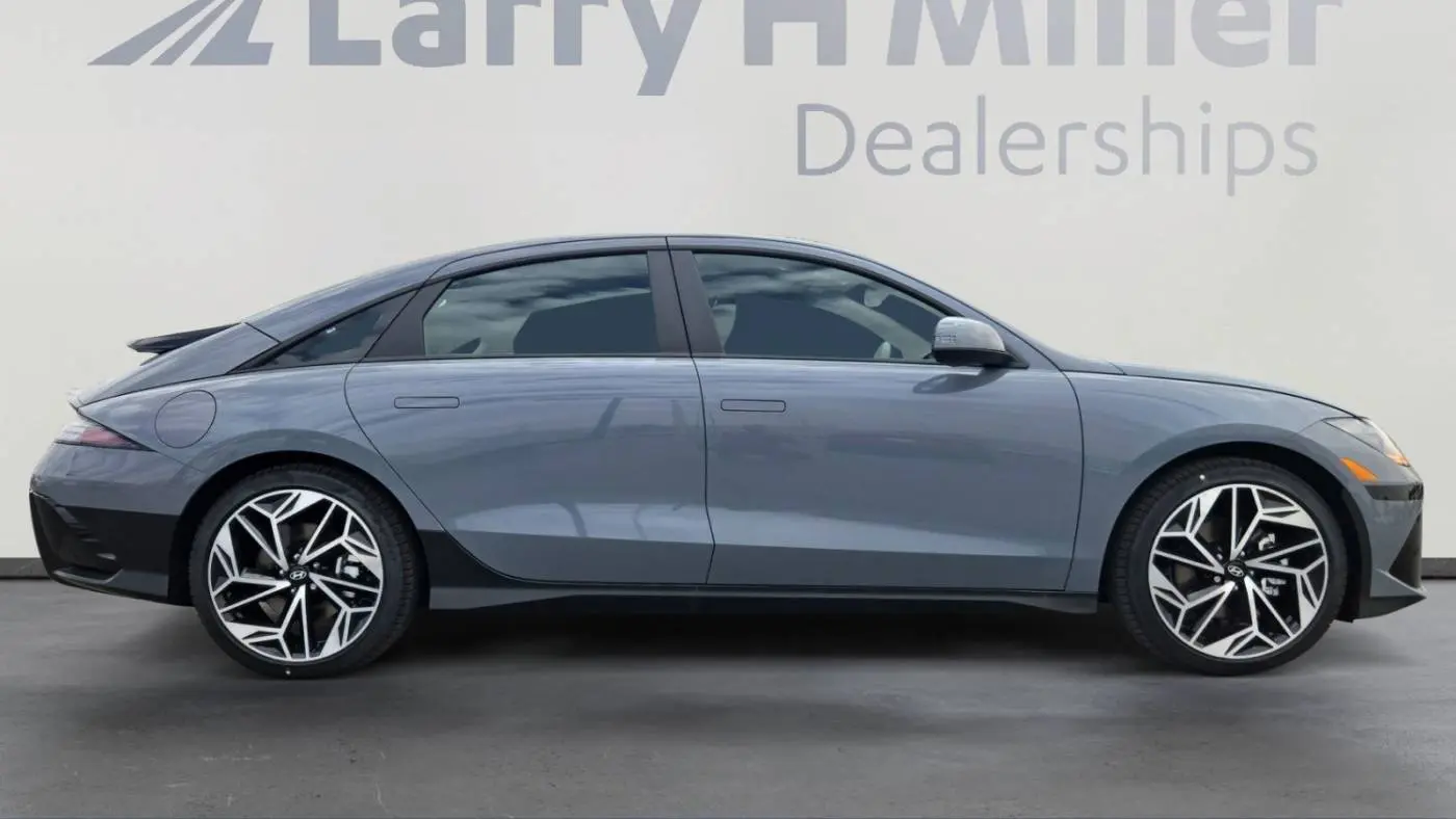2025 Hyundai IONIQ 6 KMHM34AA4SA095677