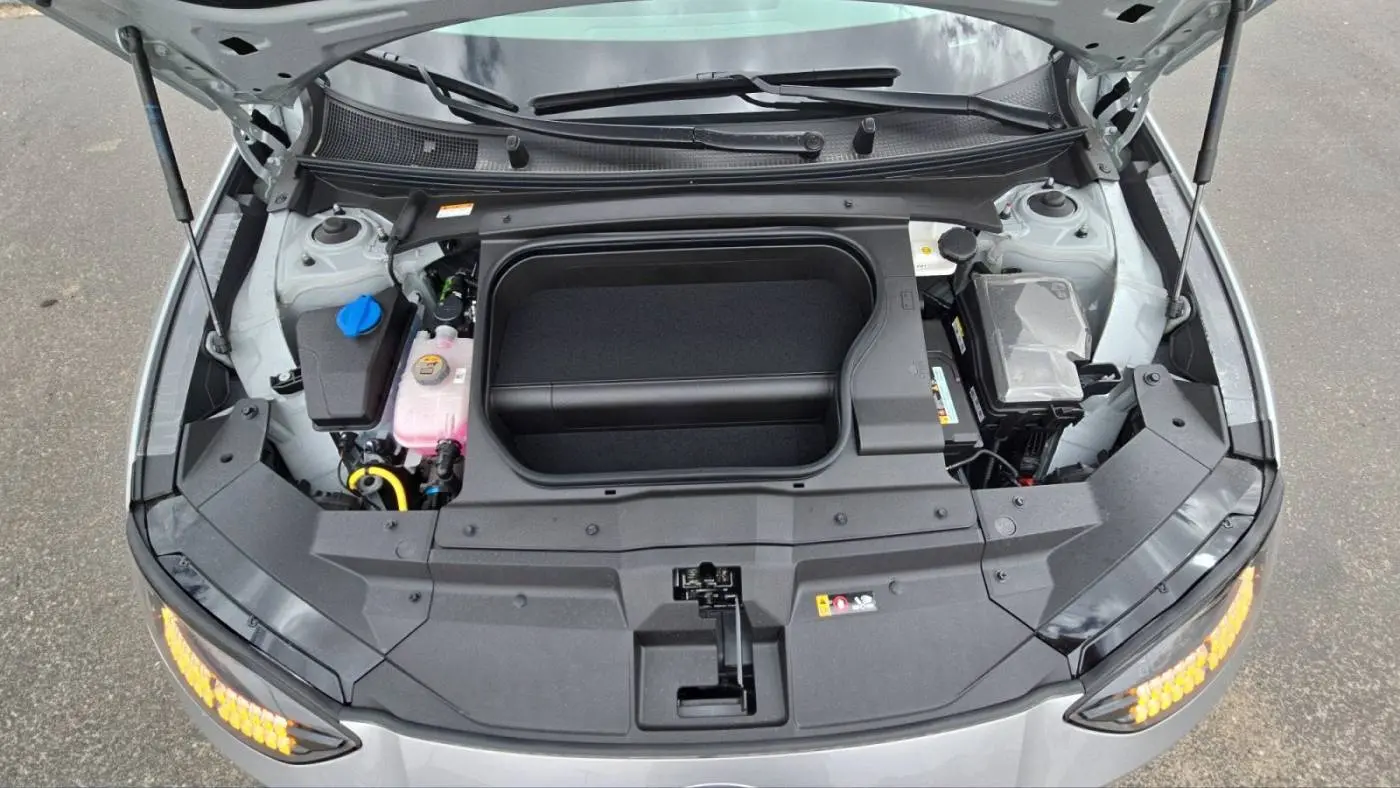 2025 Hyundai IONIQ 6 KMHM34AC3SA095445
