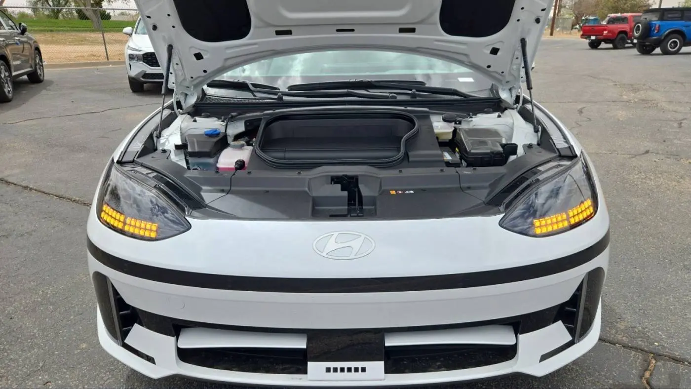 2025 Hyundai IONIQ 6 KMHM34AA5SA095753