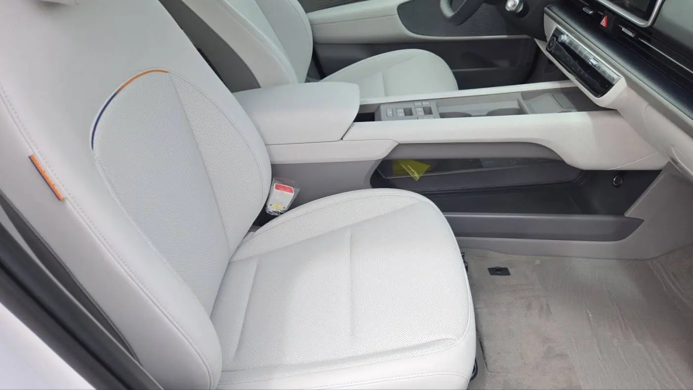 2025 Hyundai IONIQ 6 KMHM34AA5SA095753