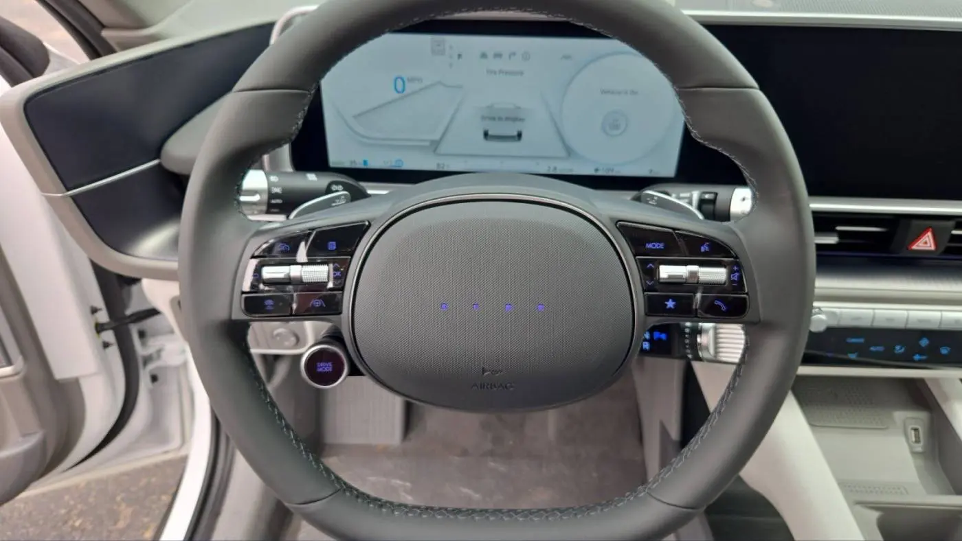 2025 Hyundai IONIQ 6 KMHM34AA5SA095753