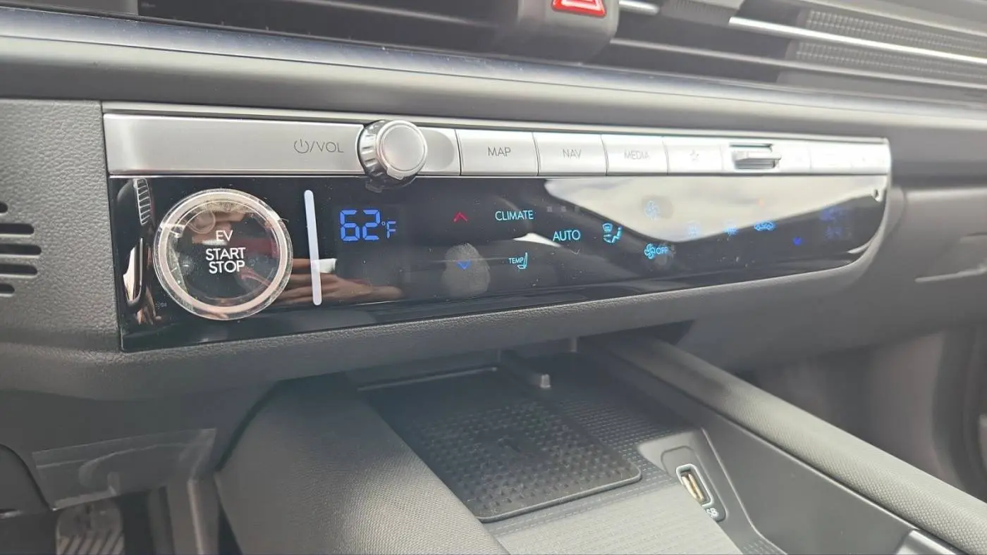 2025 Hyundai IONIQ 6 KMHM34AA4SA095677
