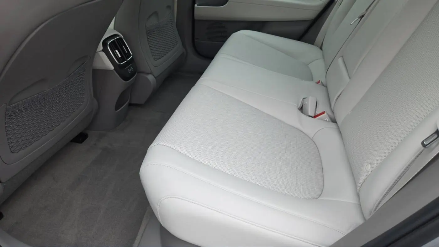 2025 Hyundai IONIQ 6 KMHM34AC3SA095445