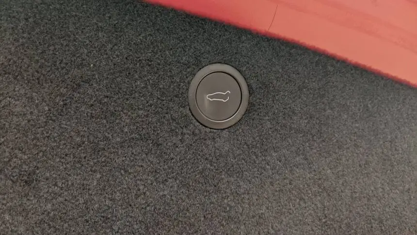 2023 Tesla Model X 7SAXCBE67PF373811