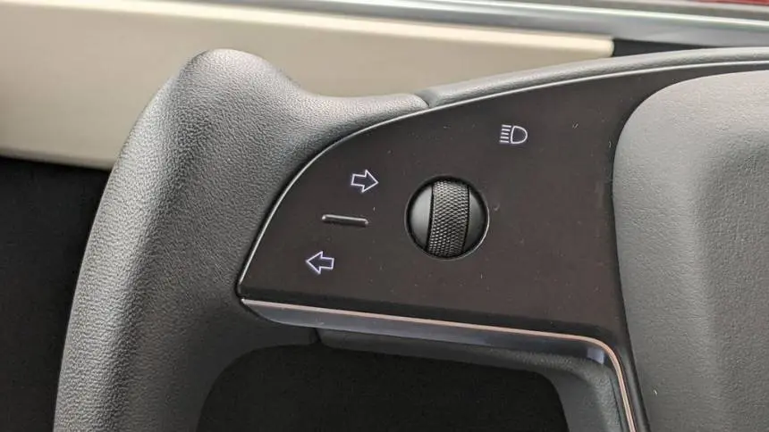2023 Tesla Model X 7SAXCBE67PF373811