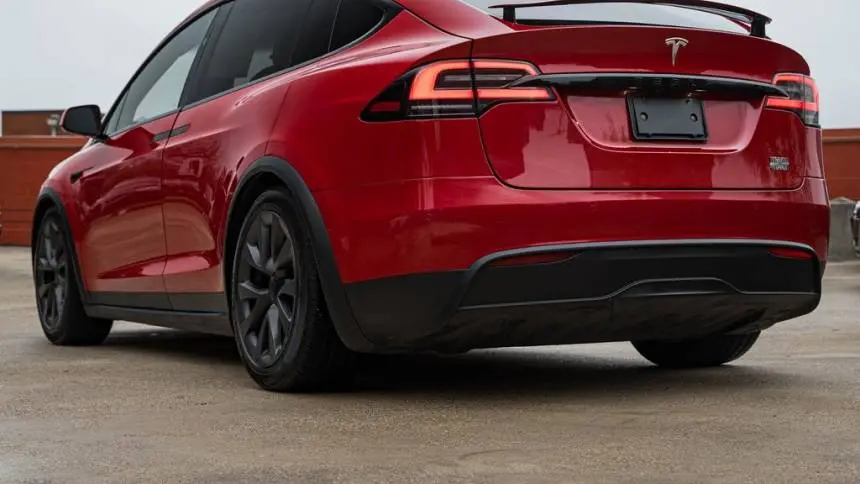 2023 Tesla Model X 7SAXCBE67PF373811