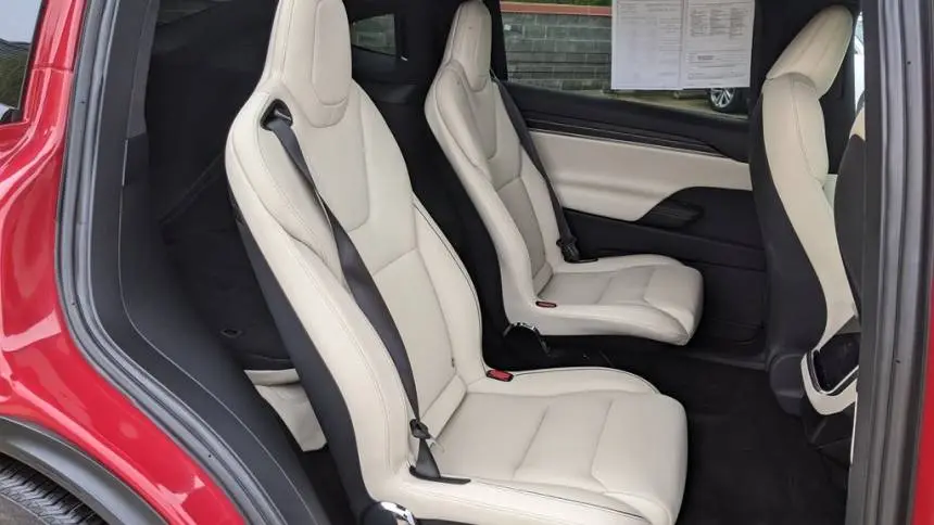 2023 Tesla Model X 7SAXCBE67PF373811