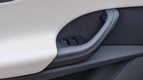 2023 Tesla Model X 7SAXCBE67PF373811