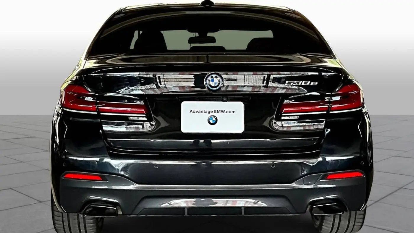 2022 BMW 5 Series WBA13AG04NCK76742