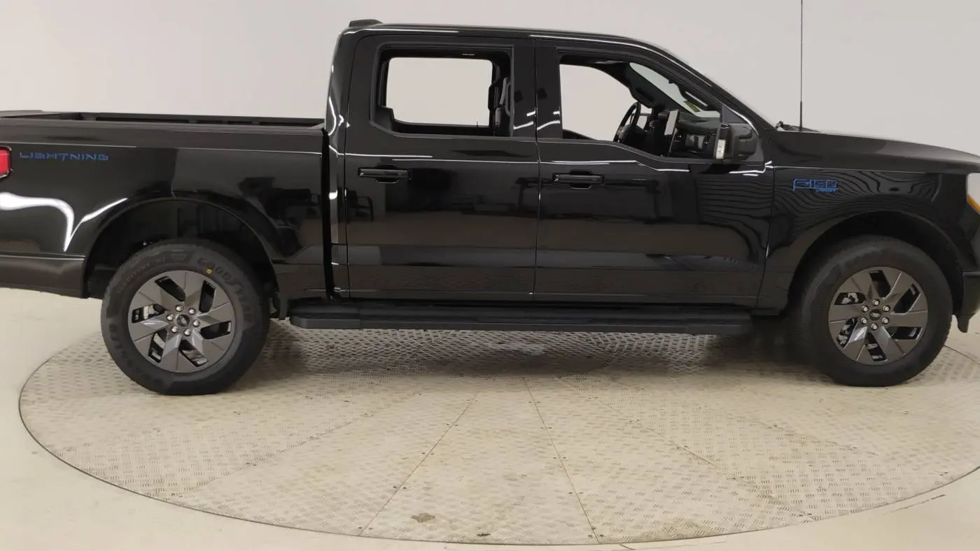 2025 Ford F-150 Lightning 1FT6W5L76SWG01167
