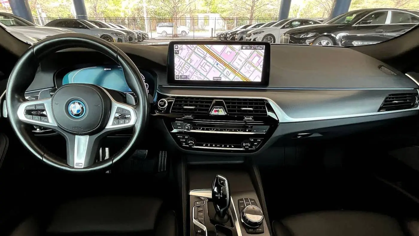 2022 BMW 5 Series WBA13AG04NCK76742