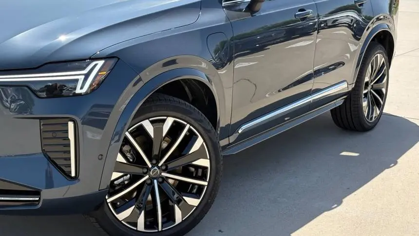 2025 Volvo XC60 YV4H60RC5S1189687