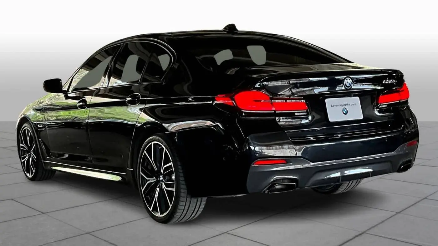 2022 BMW 5 Series WBA13AG04NCK76742