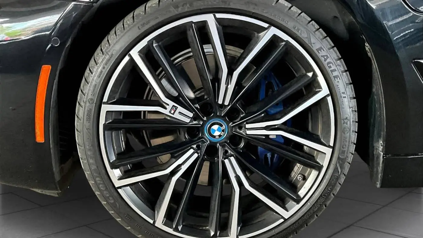 2022 BMW 5 Series WBA13AG04NCK76742
