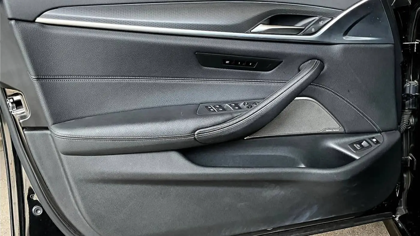 2022 BMW 5 Series WBA13AG04NCK76742