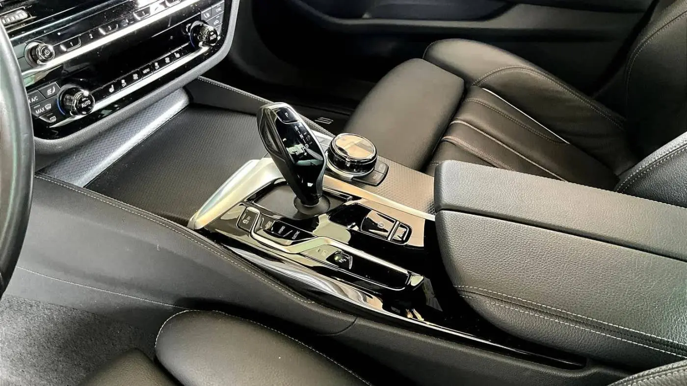 2022 BMW 5 Series WBA13AG04NCK76742