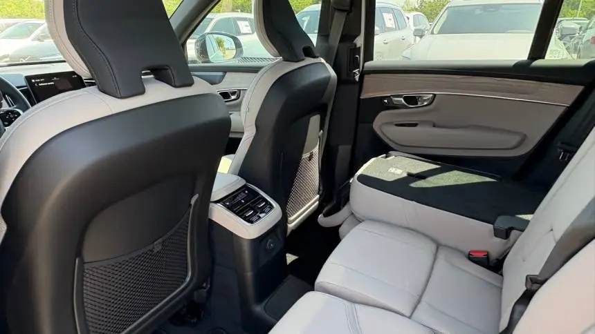 2025 Volvo XC60 YV4H60RC5S1189687