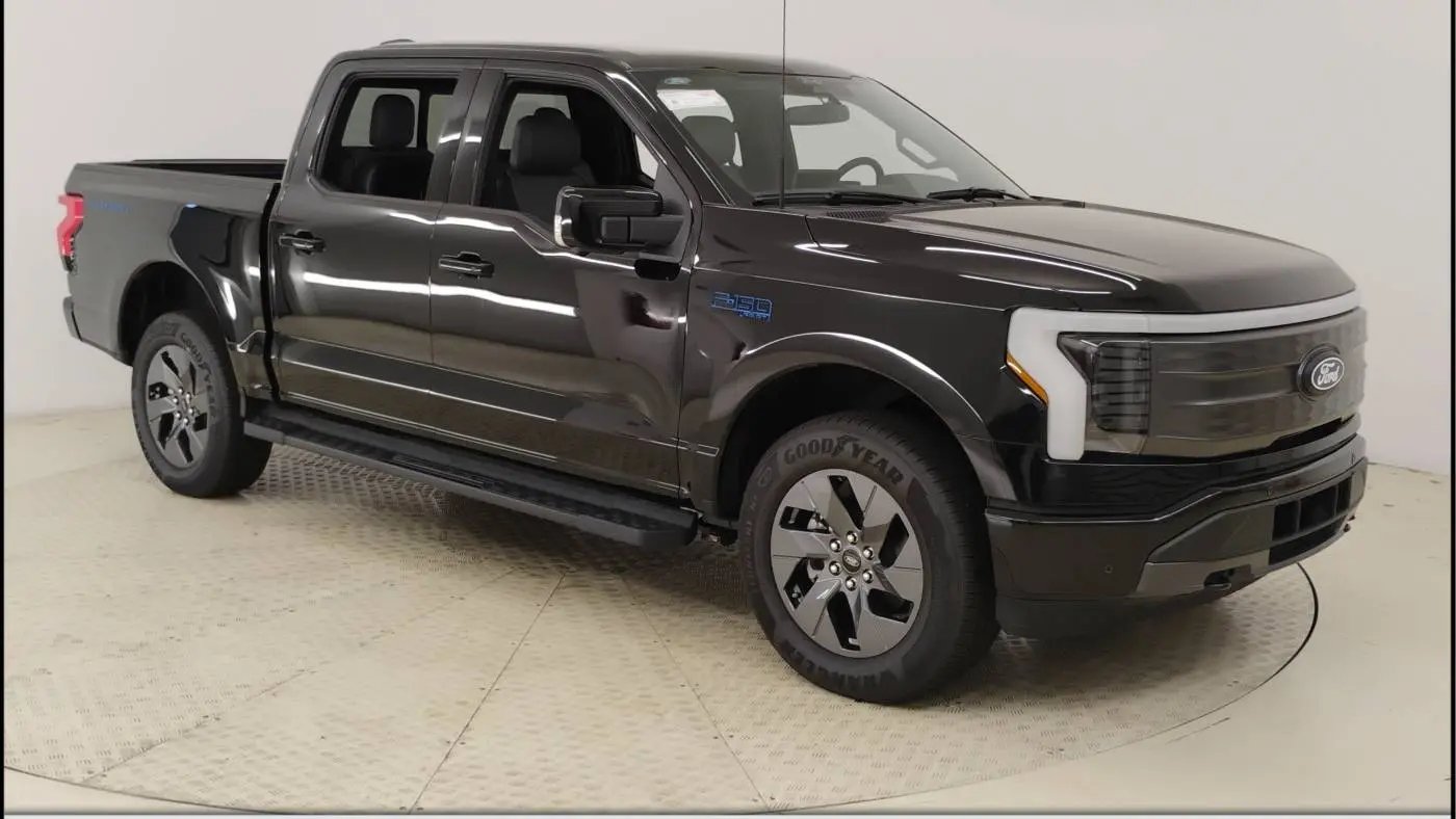 2025 Ford F-150 Lightning 1FT6W5L76SWG01167
