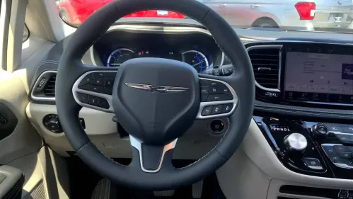 2024 Chrysler Pacifica 2C4RC1S77RR123716