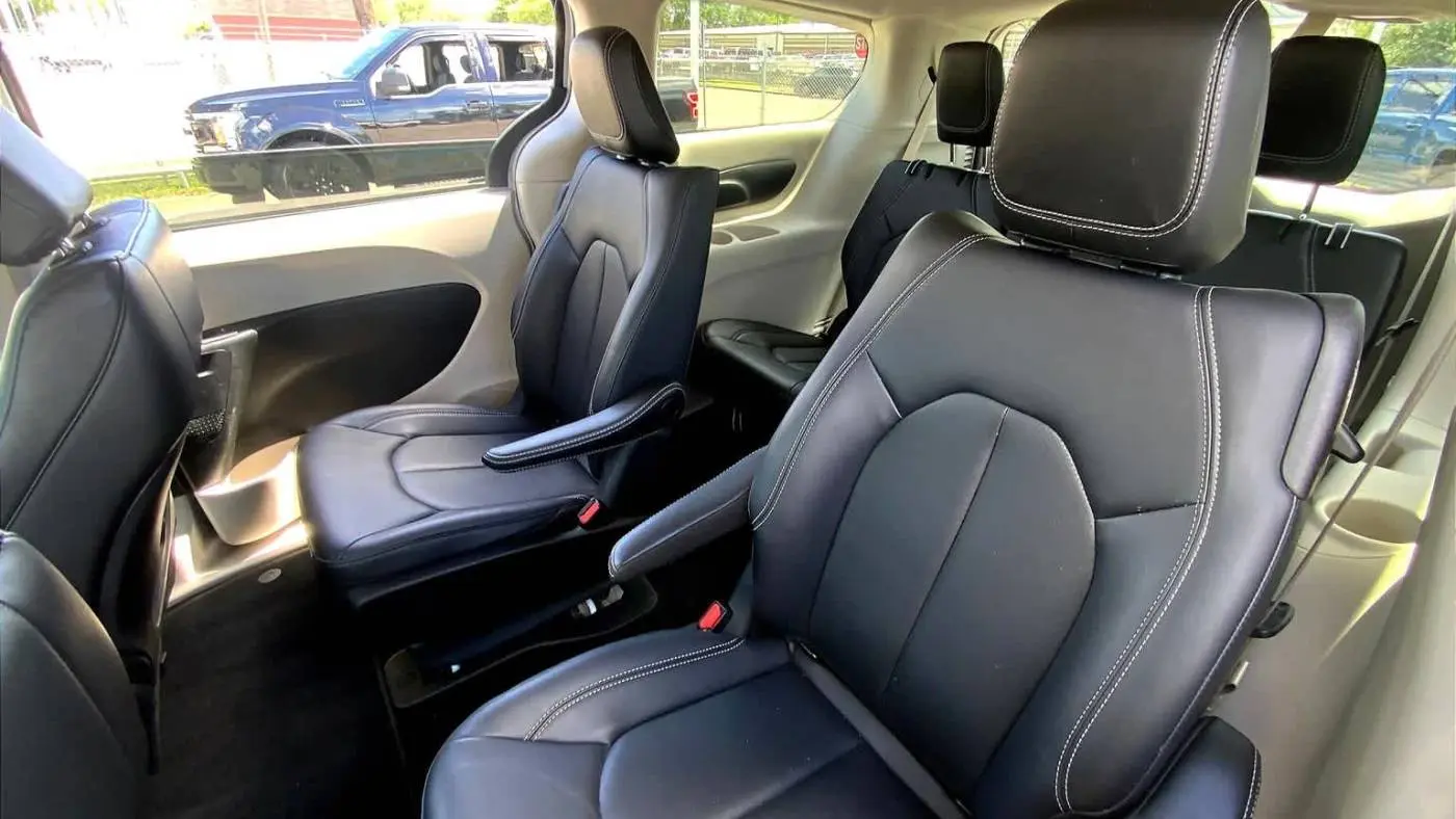 2024 Chrysler Pacifica 2C4RC1S77RR123716