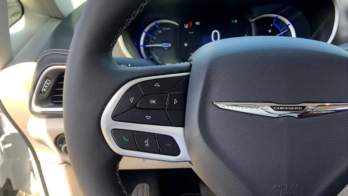 2024 Chrysler Pacifica 2C4RC1S77RR123716