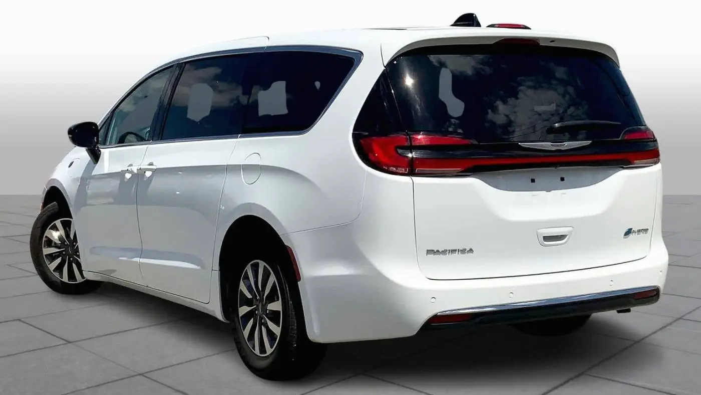 2024 Chrysler Pacifica 2C4RC1S77RR123716