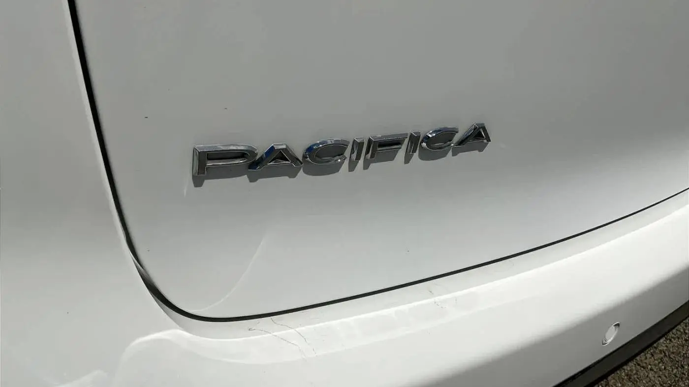 2024 Chrysler Pacifica 2C4RC1S77RR123716