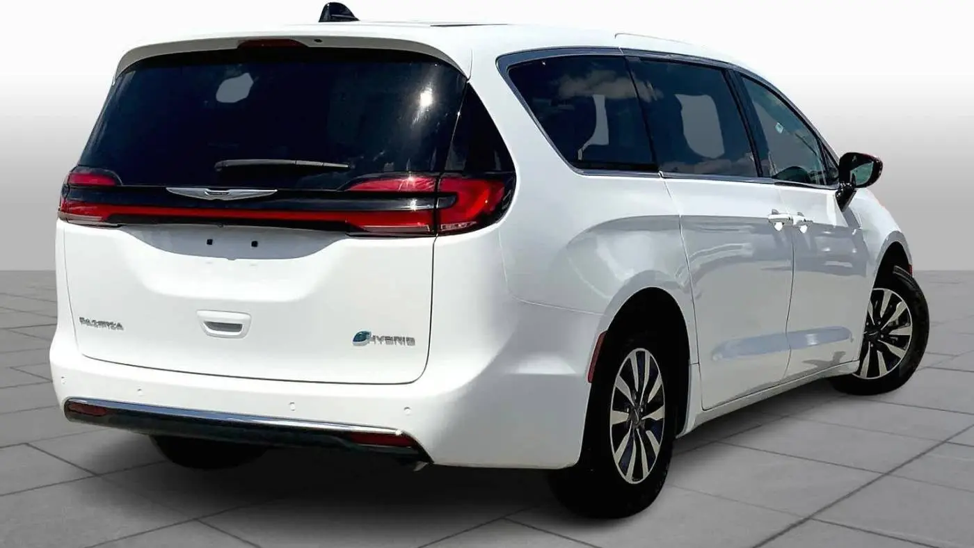 2024 Chrysler Pacifica 2C4RC1S77RR123716