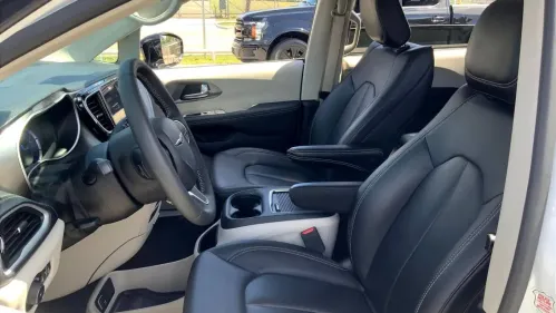 2024 Chrysler Pacifica 2C4RC1S77RR123716