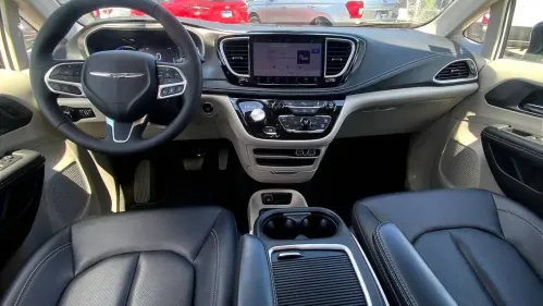 2024 Chrysler Pacifica 2C4RC1S77RR123716