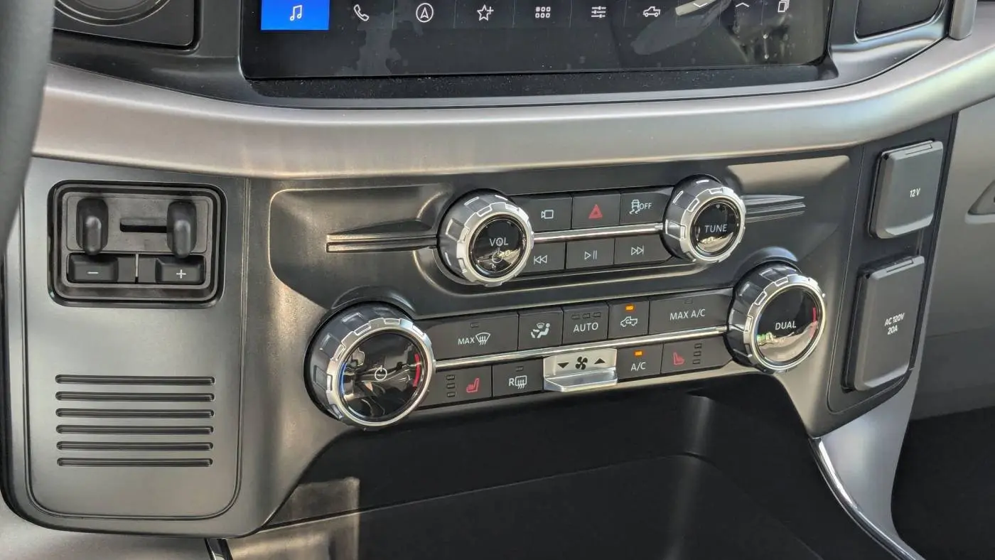2025 Ford F-150 Lightning 1FTVW3LK3SWG00305