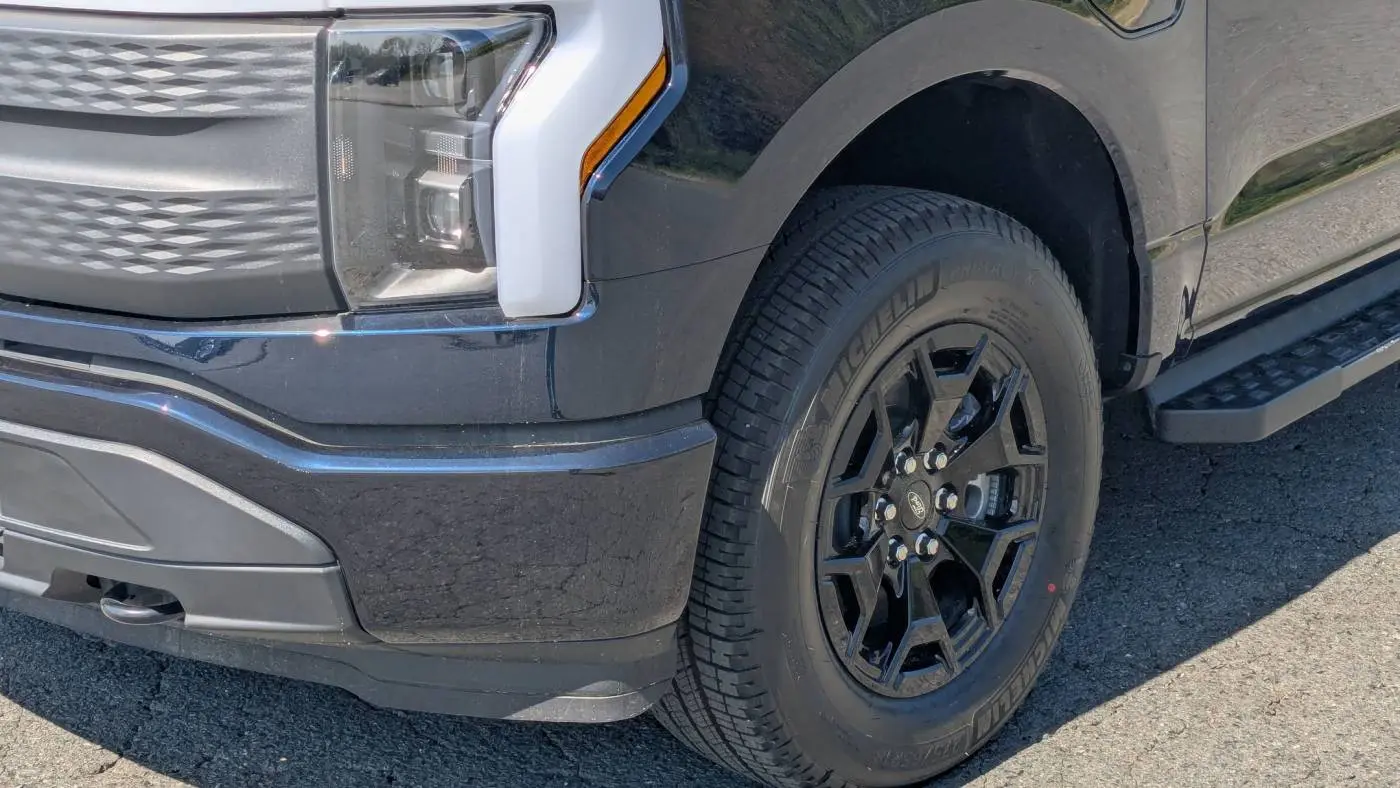 2025 Ford F-150 Lightning 1FTVW3LK3SWG00305