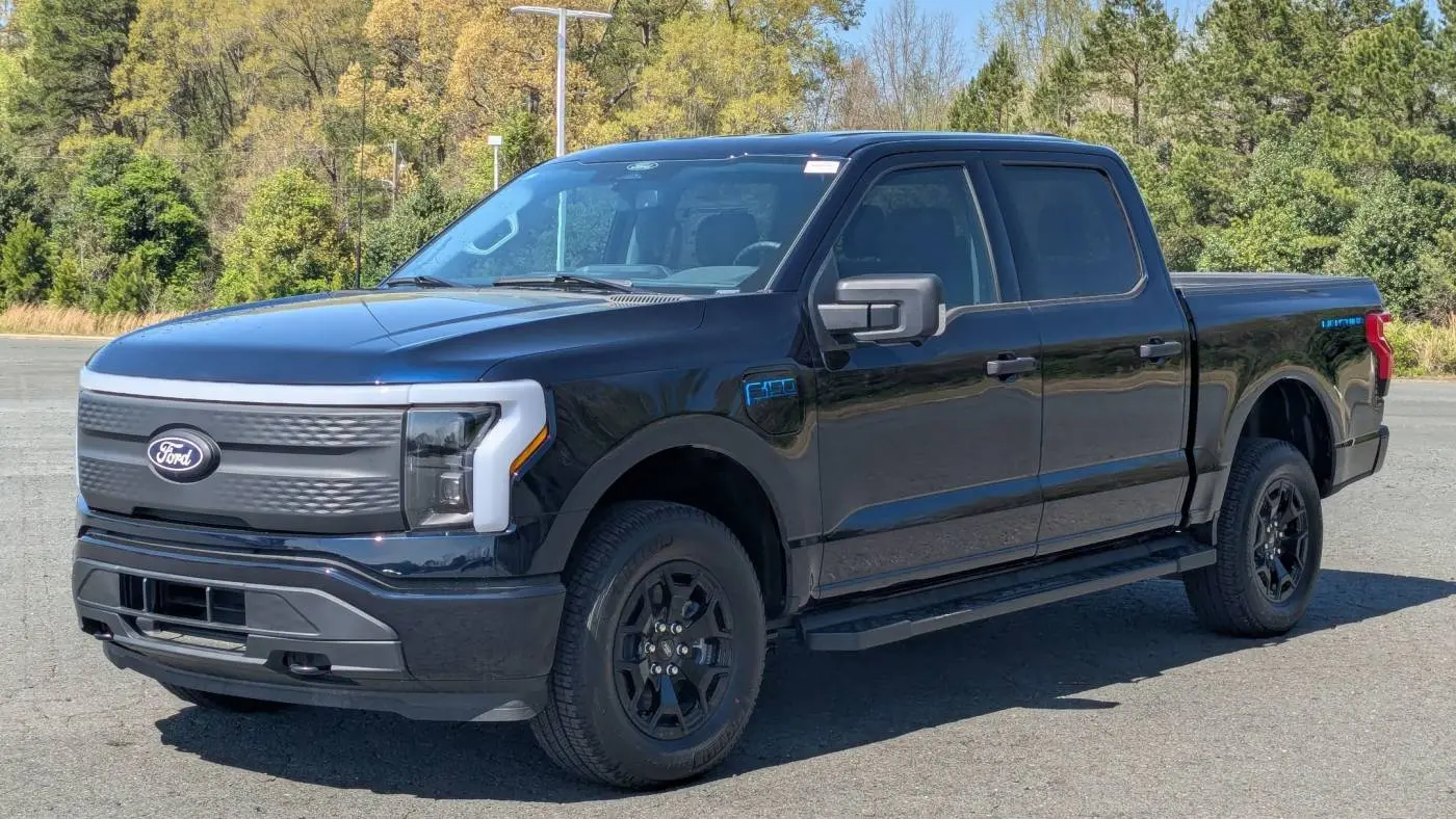 2025 Ford F-150 Lightning 1FTVW3LK3SWG00305