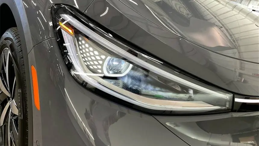 2025 Volkswagen ID.4 1V2WSPE8XSC004245