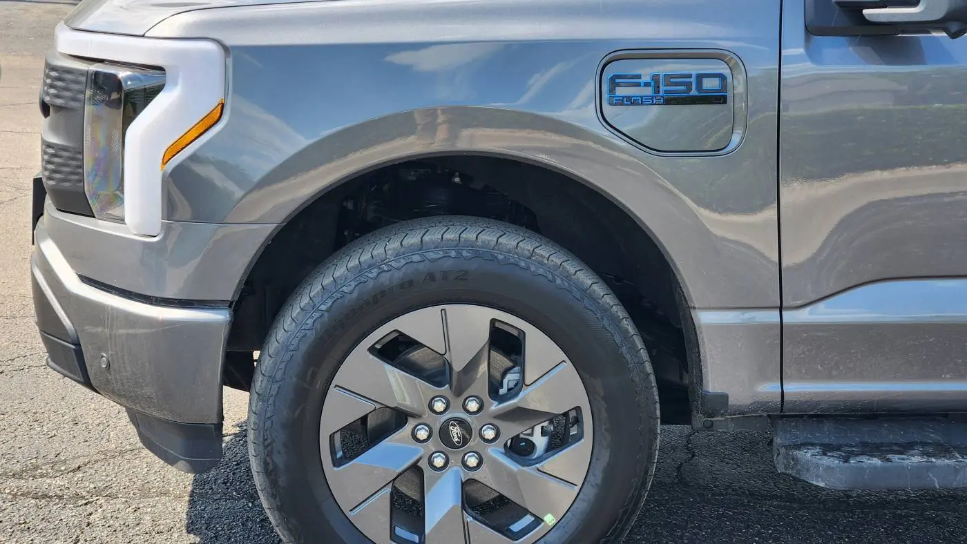 2025 Ford F-150 Lightning 1FTVW3L72SWG02364