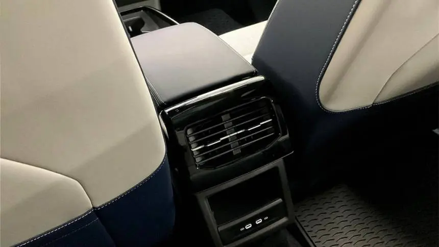 2025 Volkswagen ID.4 1V2WSPE8XSC004245