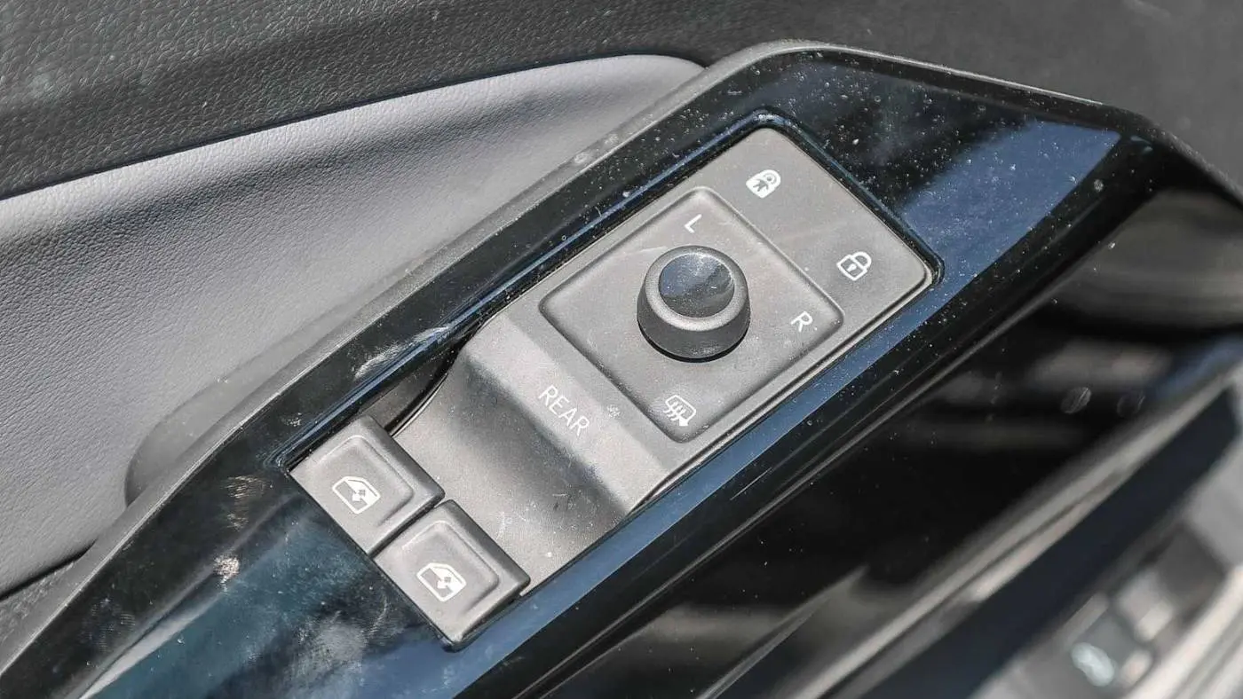 2023 Volkswagen ID.4 1V2VMPE80PC031886